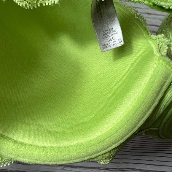 Victoria’s Secret Lime Green Lace Push-up Bra - Picture 6 of 7